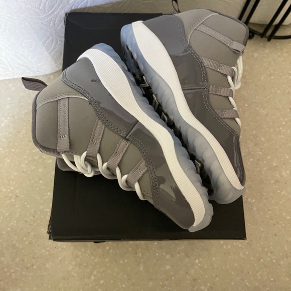Jordan 11 “Cool Grey” sz 9c toddler - Picture 4 of 6